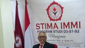 Assoc. Prof. Harries Mardiistriyatno, M.Si.